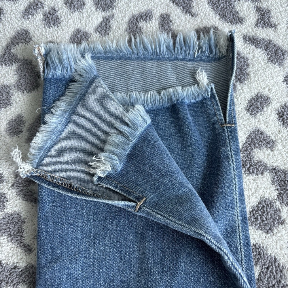 Hidden | High Rise Frayed Hem Cropped Jeans Size 25 - Picture 11 of 12